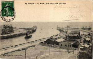 CPA DIEPPE-Le Port Vue prise des Falaises (347417)