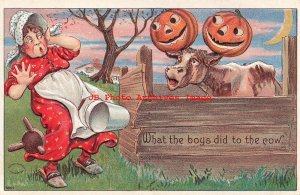 344617-Halloween, Julius Bien No 9804, Lady Startled by Cow with JOLs on Horns