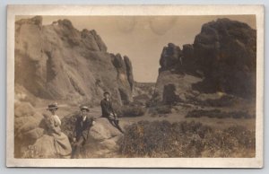 Colorado Kissing Camels Lion Rock Garden Of The Gods Mother & Sons Postcard T23