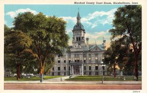 MARSHALLTOWN, IA Iowa  MARSHALL COUNTY COURT HOUSE Courthouse  c1940's Postcard