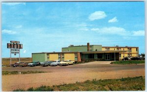 MEDICINE HAT, ALBERTA  Canada   Roadside PARK LANE MOTOR HOTEL c1960s  Postcard