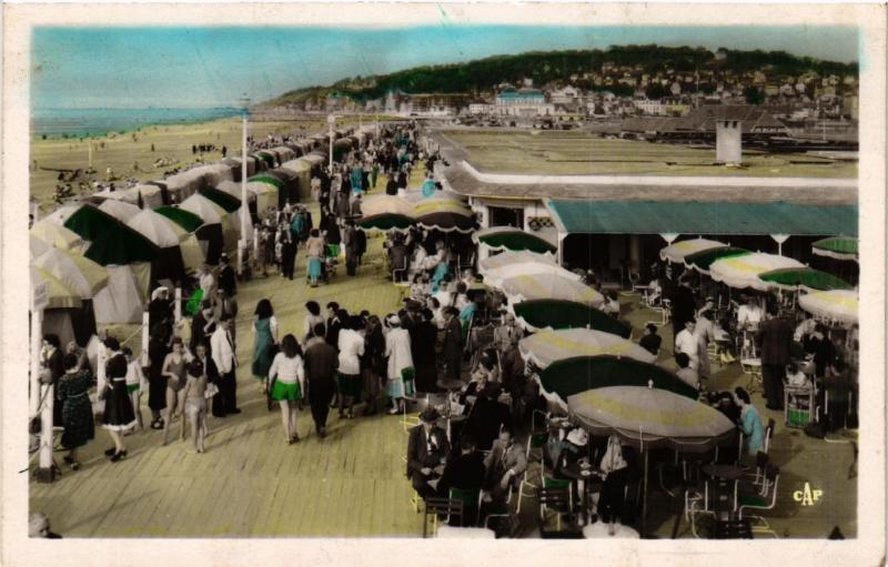 CPA DEAUVILLE - Plage Fleurie - Le Bar du Soleil (515715)