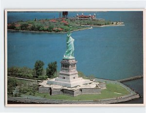 Postcard  The Statue of Liberty, New York City, New York