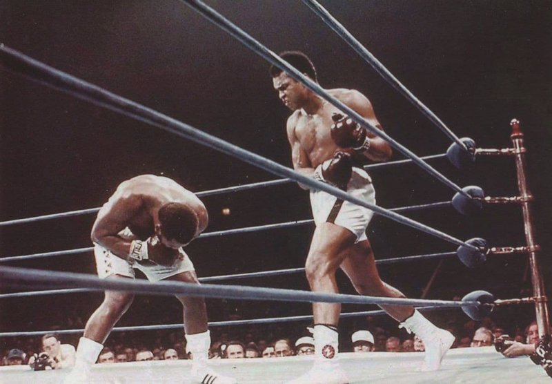 Muhammad Ali vs Joe Frazier Boxing Postcard
