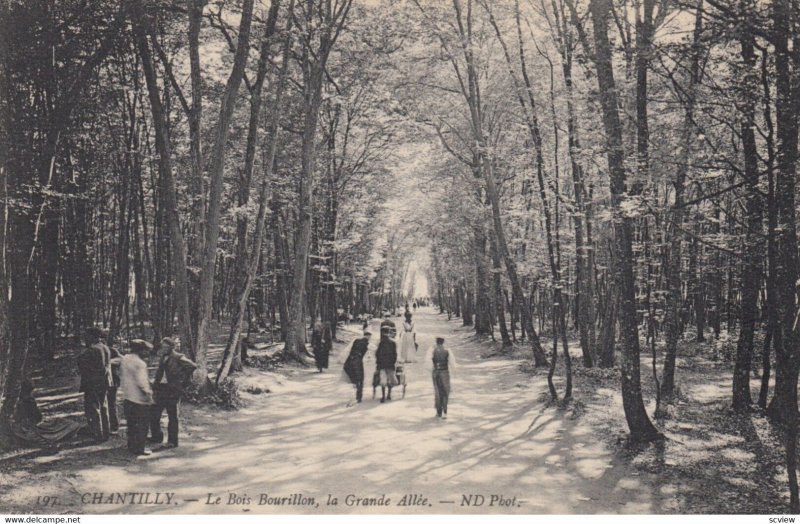 CHANTILLY, France, 1910-1920s, Le Bois Bourillon , la Grande Allee