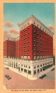 Vintage Postcard 1930's The Hotel Luxury Suites Building Fort Des Moines Iowa IA