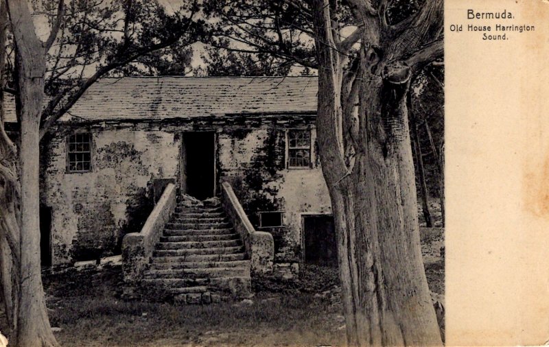 Bermuda - Old House on Harrington Square - c1908