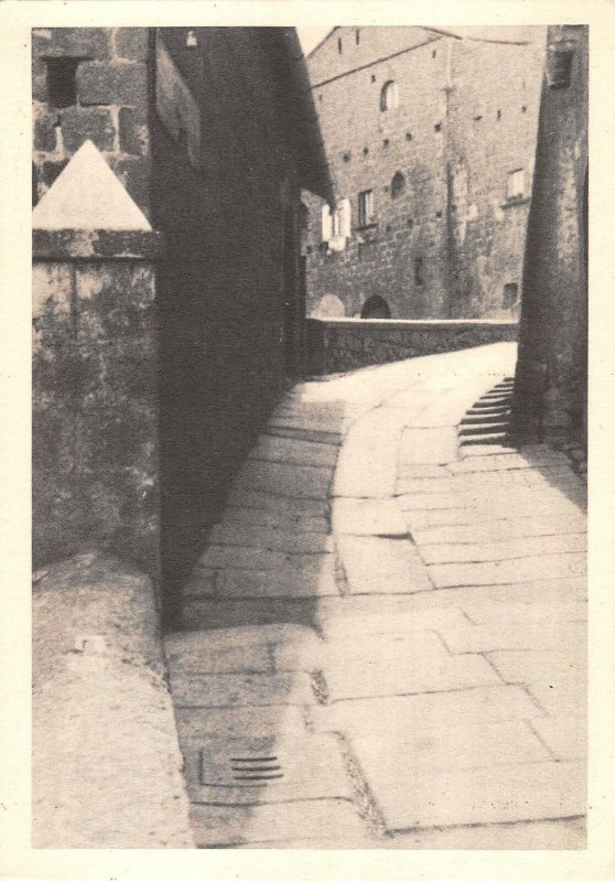 B108102 Italy Viterbo Medioevale real photo uk