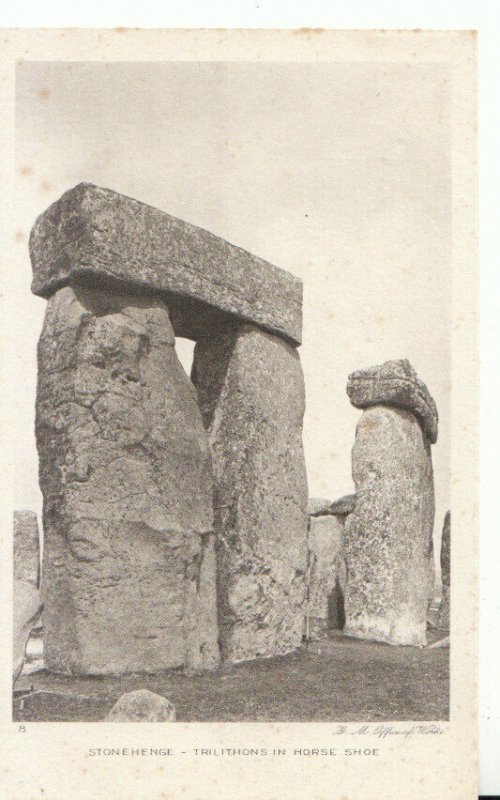 Wiltshire Postcard - Stonehenge - Trilithons in Horse Shoe - Ref 15130A