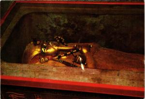 CPM EGYPTE Tutankhamen's Treasures-Third coffin actually in the tomb (343699)