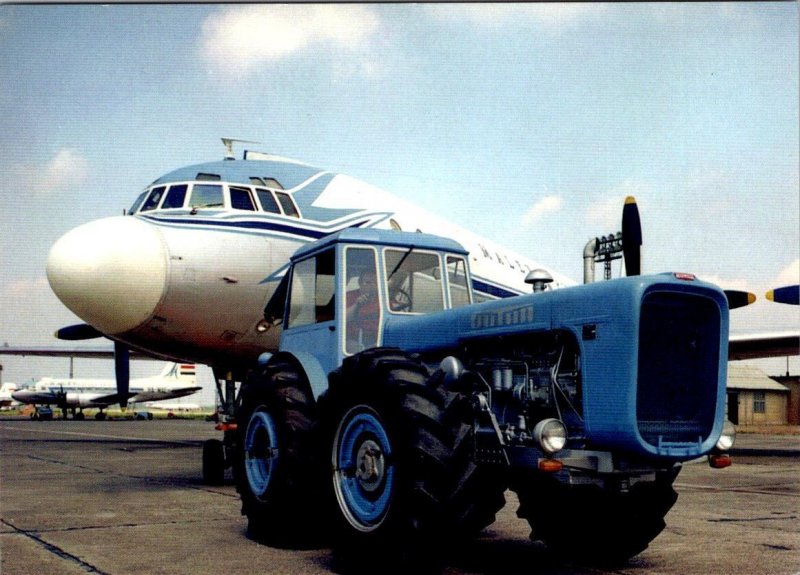 Hungary MALEV HUNGARIAN AIRLINES  Airplane~Airport~Tractor 4X6 AVIATION Postcard