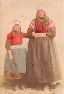 B94064 netherlands  port types folklore costumes