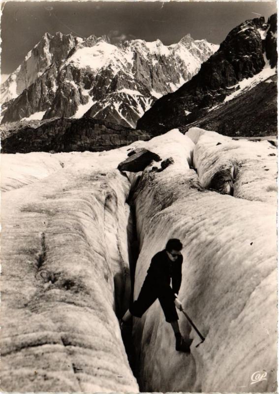 CPM CHAMONIX-Mont-Blanc - Dans les Seraes de la Mer de Glace (216212)