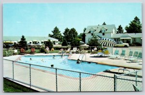 Roadside~Sioux Falls South Dakota~Pine Crest Motel Pool Scene~Tichnor Vintage PC