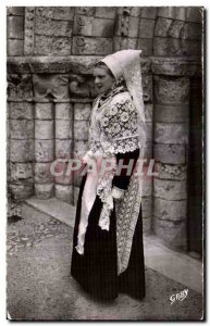 Old Postcard IThe Re (Ms. Ch) Relaise married in Folklore Costume