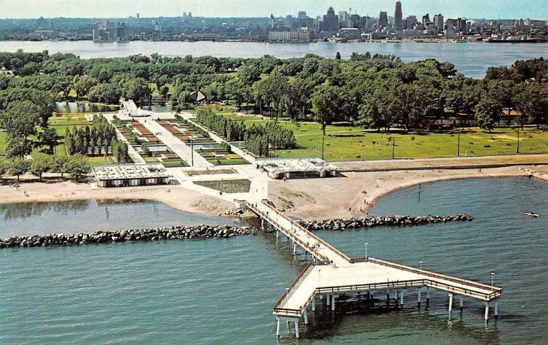 TORONTO, Ontario Canada   CENTRE ISLAND  Park & Pier~Bird's Eye View  Postcard