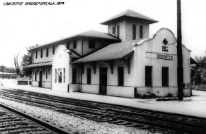 Bridgeport Alabama 1974 Louisville-Nashville train depot real photo pc ZD549421