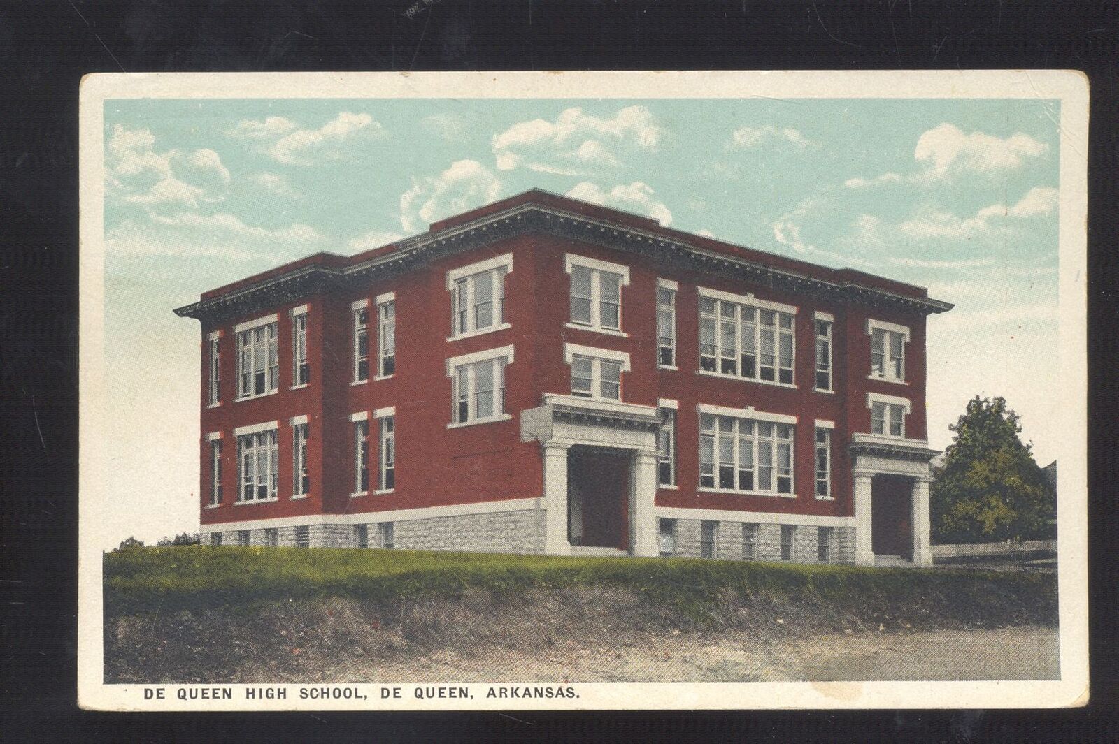 DE Queen Arkansas DE Queen High School Building Vintage Postcard