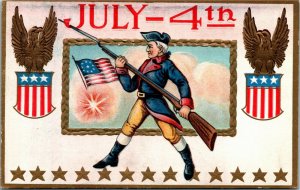 Postcard Patriotic 4 July - Revolutionary Soldier with a Musket, Flags C.1910 L5