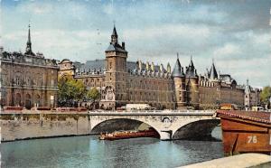 B73020 Paris le palais de justice et la conciergoerie France