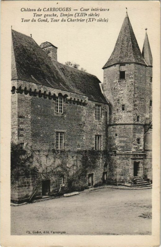 CPA Carrouges Cour interieure FRANCE (1054050)