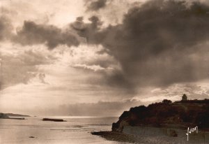 Vintage Postcard Saint Jean De Luz Basses Pyrenees Entree De La Baie France RPPC