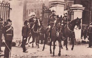 London Policeman in 1914 WW1 Police Horse Guard Postcard