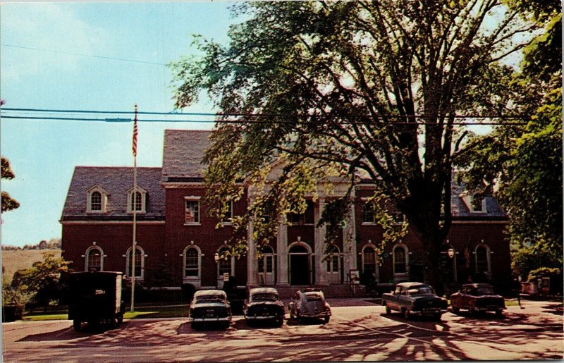 Newtown Connecticut CT Town Hall Post Office Old Car VTG Postcard UNP Unused