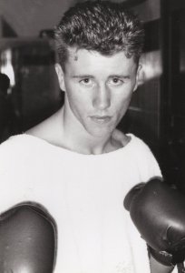 Chris Saunders Barnsley Yorkshire Boxing Boxer Media Rare Photo