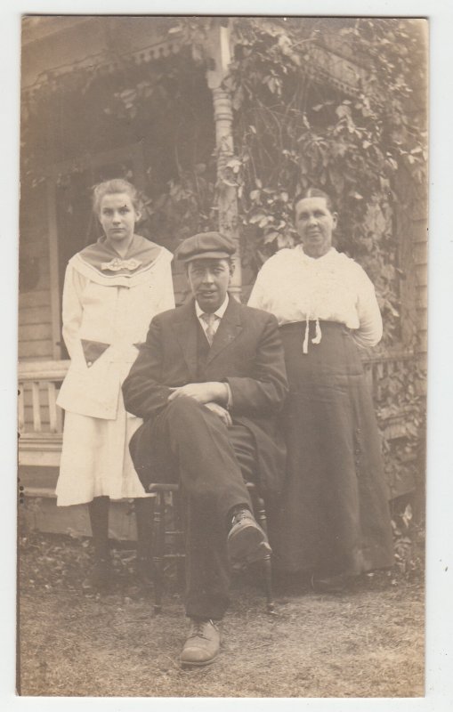 P2884 old postcard velox RPPC 2 ladies and a man