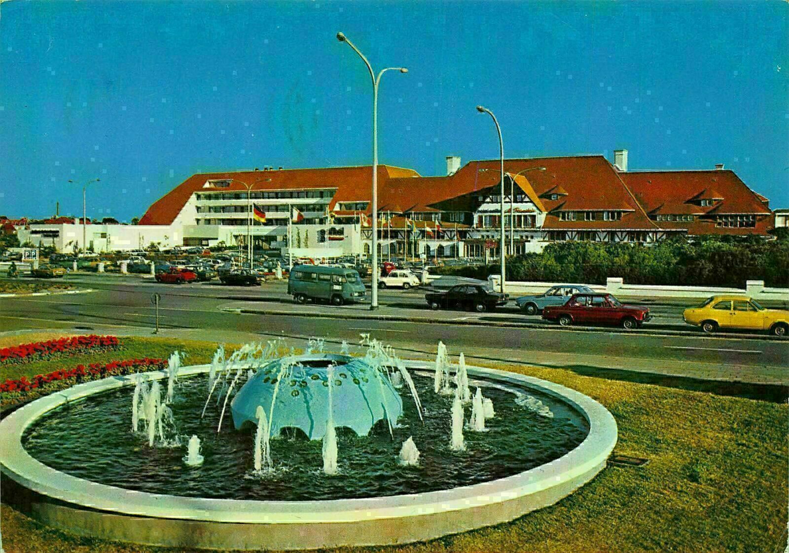 Belgium Knokke Hotel Sofitel La Reserve Fountain Vintage Cars Postcard Europe Belgium Other Unsorted Postcard Hippostcard