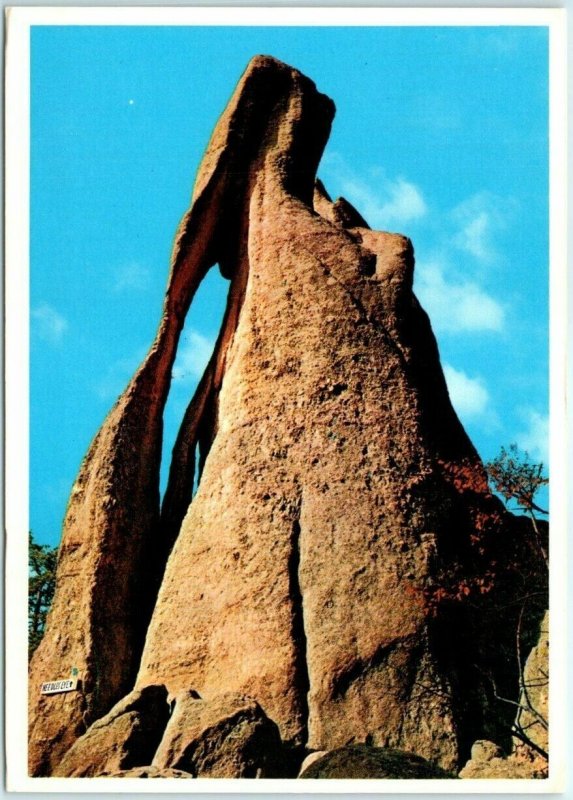 Postcard - Needles Eye - Black Hills, South Dakota 