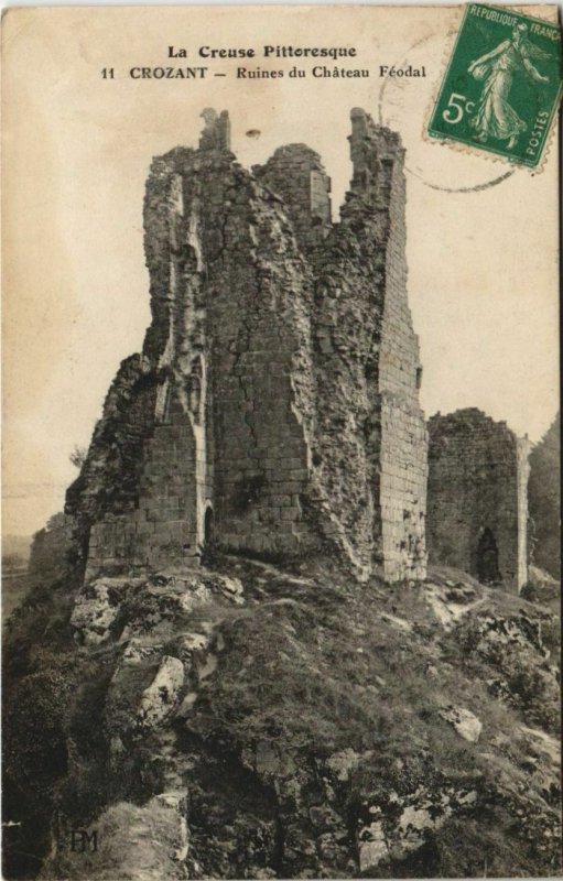 CPA CROZANT Ruines du Chateau Feodal - Le Chapitre (1144271)