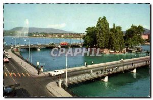 Modern Postcard Geneve Switzerland L & # 39ile Rousseau and the jet & # 39eau