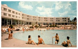 New York  Loch Sheldrake Charles and Lillian Brown's Hotel , Outdoor Pool