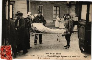 CPA PARIS Transport des Malades a l'Hopital Boucicaut INONDATIONS 1910 (605998)