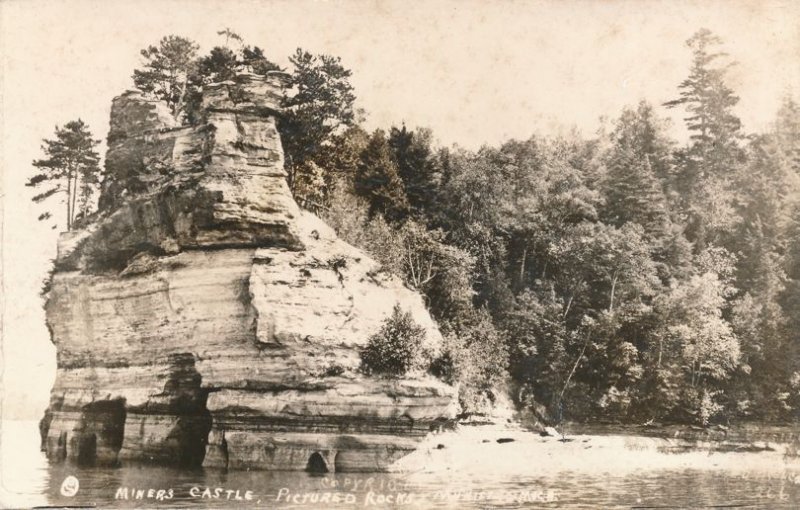 RPPC Miners Castle Rocks along Lake Superior - Munising MI, Michigan - pm 1940