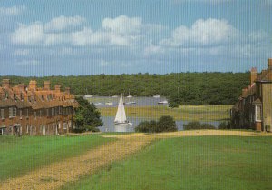 Hampshire Postcard - Buckler's Hard Village and The Beaulieu River - Ref TZ5299