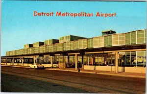 Postcard AIRPORT SCENE Detroit Michigan MI AO8648