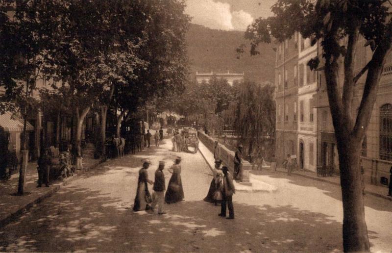 France Grasse Le Jeu de Ballons et le Boulevard Thiers 02.52