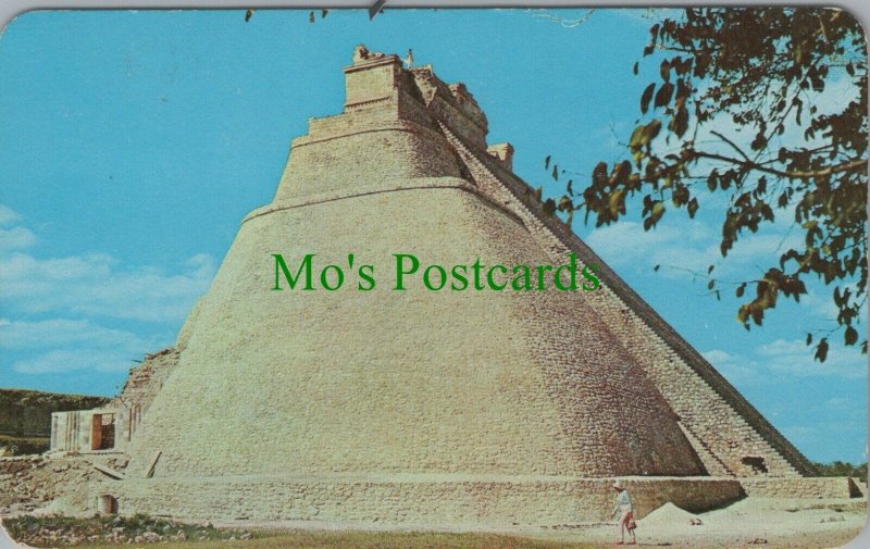Mexico Postcard -Temple of The Magician, Uxmal, Yucatan. Posted 1988? RS28208