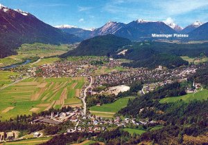 VINTAGE CONTINENTAL SIZE POSTCARD TELFS WITH MIEMINGER PLATEAU AUSTRIA