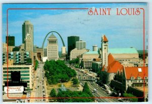 ST. LOUIS, Missouri MO  Gateway Arch MARKET STREET Scene 1988 - 4 x 6 Postcard