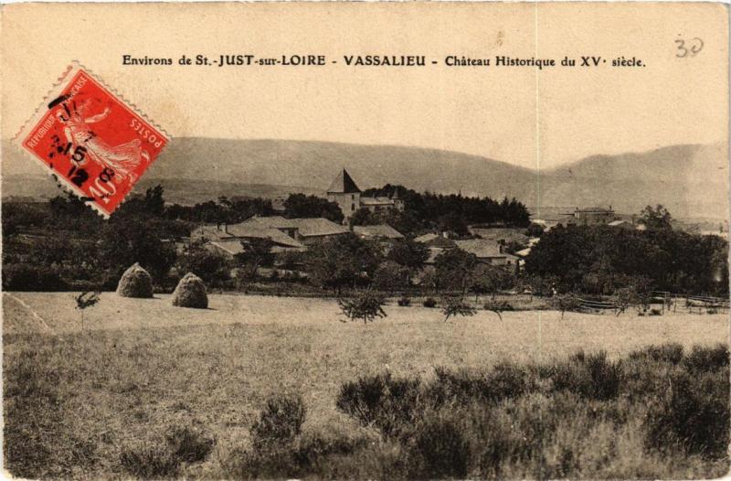 CPA Env.de St. Just sur Loire. Vassalieu. Chateau Historique. (664089)