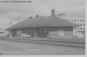 Medford Oregon 1984 Southern Pacific train depot real photo PC Z10941