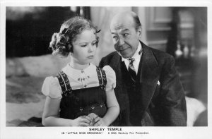 Postcard 1930s Shirley Temple Child Movie actress Little Miss Broadway TP24-3898