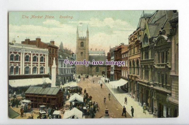 tq2795 - Berks - Early View of Stalls in the Market Place, at Reading - Postcard 