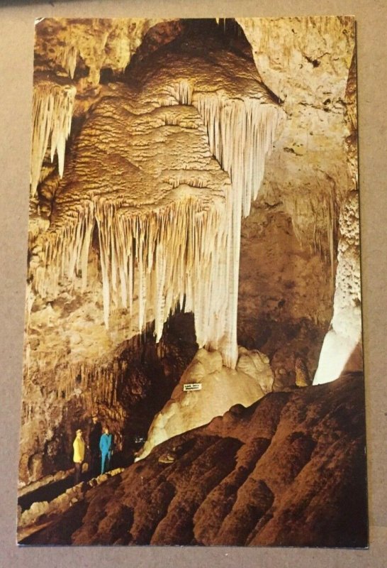 VINTAGE UNUSED  POSTCARD ONYX DRAPERIES CARLSBAD CAVERNS NATL PARK, NEW MEXICO