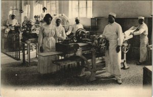 CPA VICHY - La Pastillerie de l'Etat - fabrication des pastilles (125437)