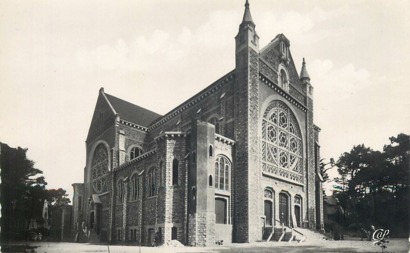 France Postcard La Baule La nouvelle Eglise